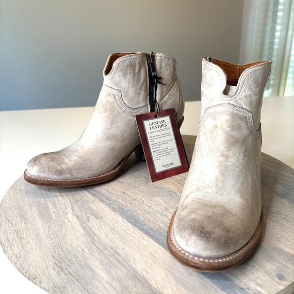 Lucchese M6007 White Distressed Leather Low Scallop Bootie 6.5 B Western Ankle - Picture 4 of 10